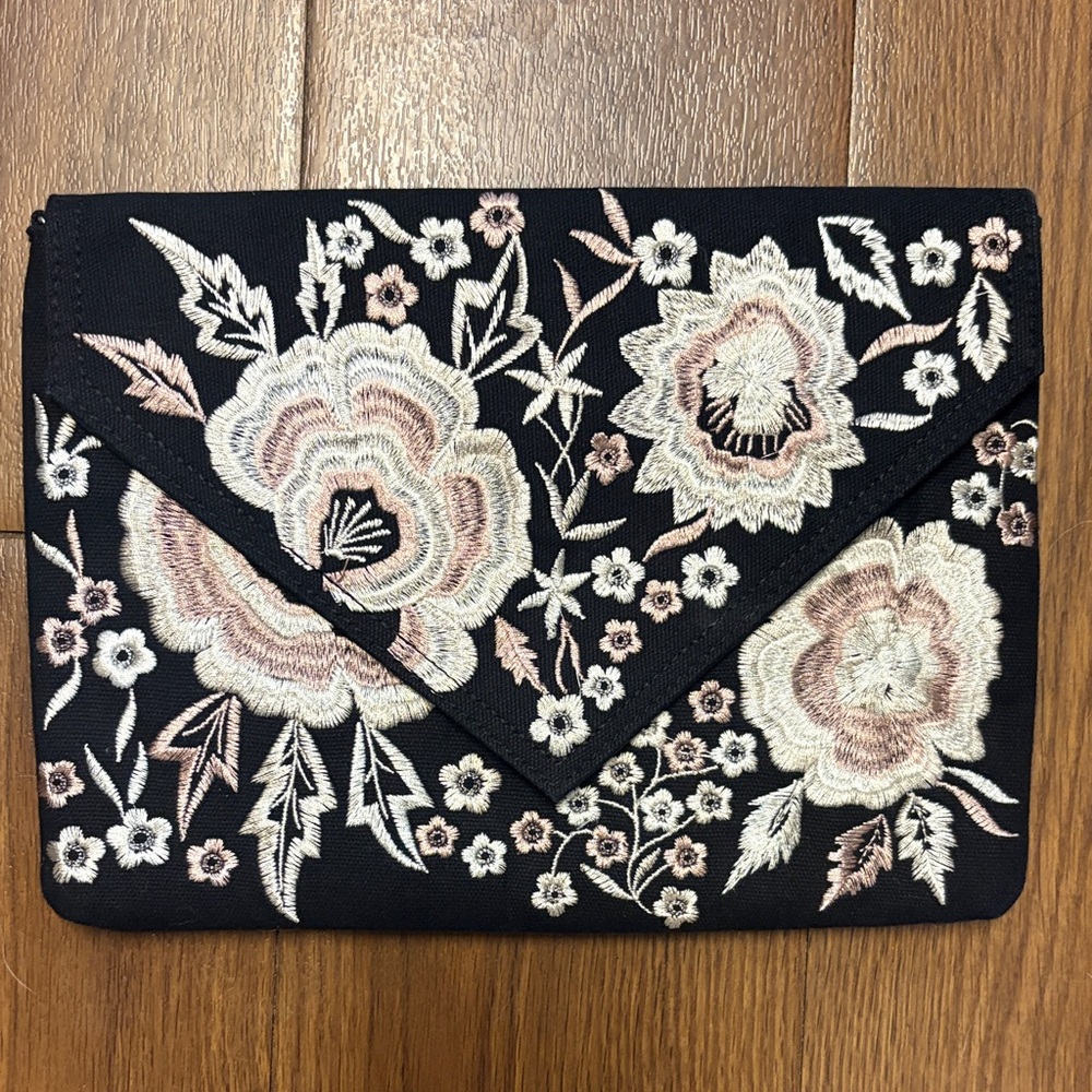 Floral Embroidered Clutch